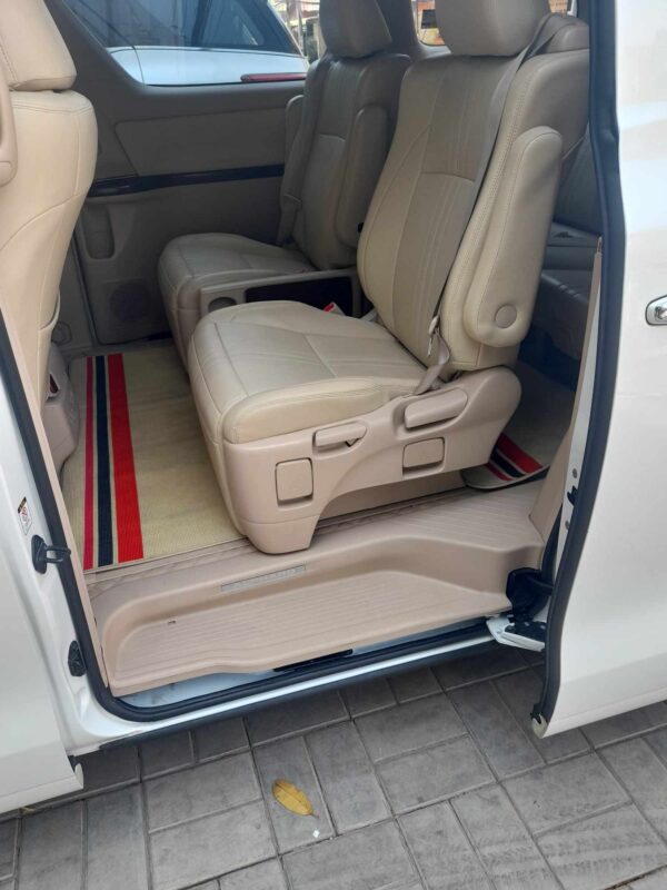 MPV Alphard Rental with English Speaking Driver - Image 4