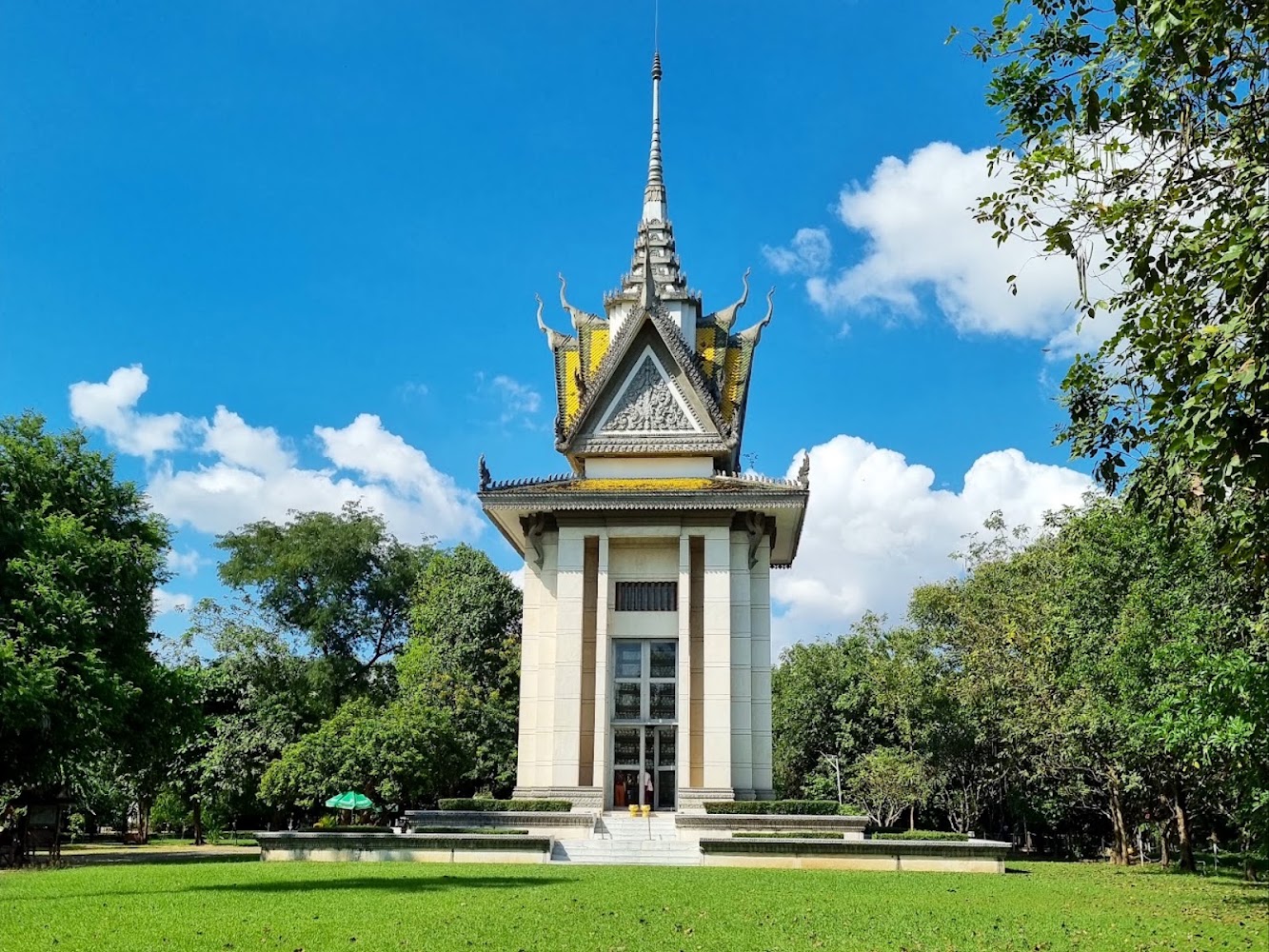 Toul Sleng Genocide Museum & Killing Field - Image 4